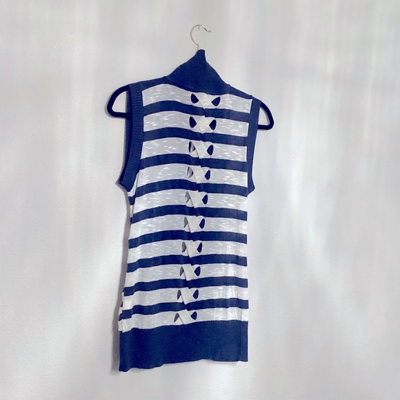 Mandee | size: L | color: Blue and White - Picture 13 of 16